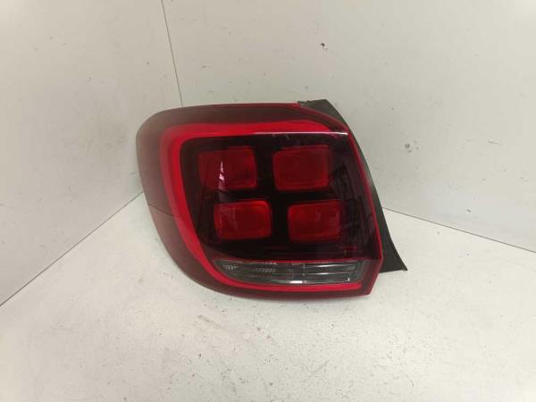 FEU ARRIERE GAUCHE DACIA LOGAN / SANDERO - Vue 1